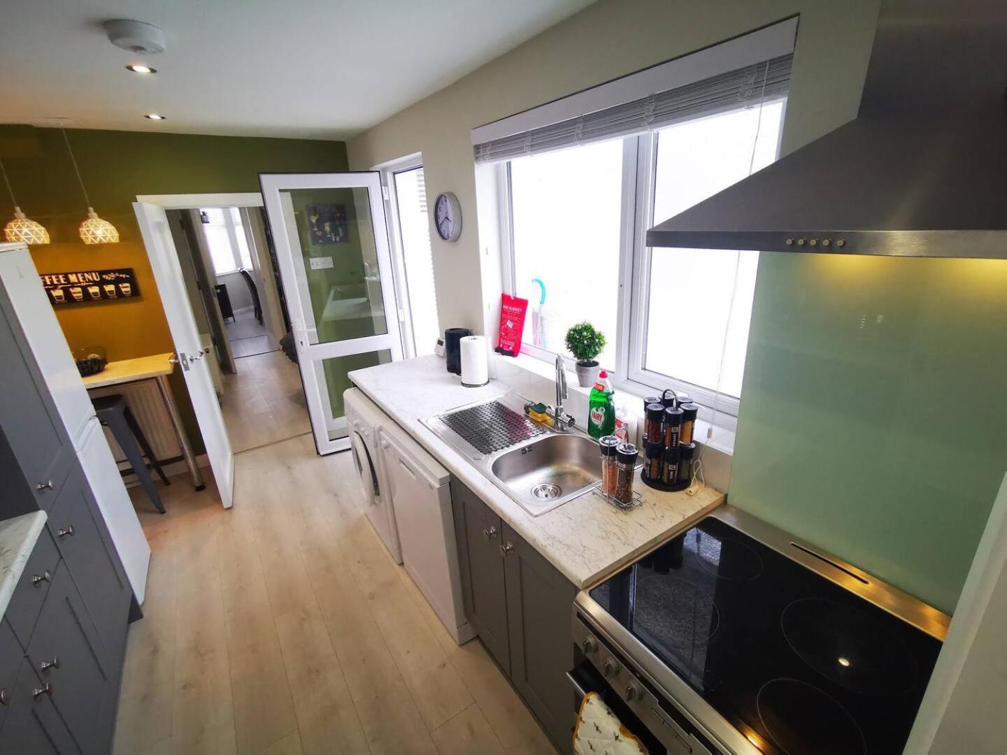 4br Modern Botanic House Belfast