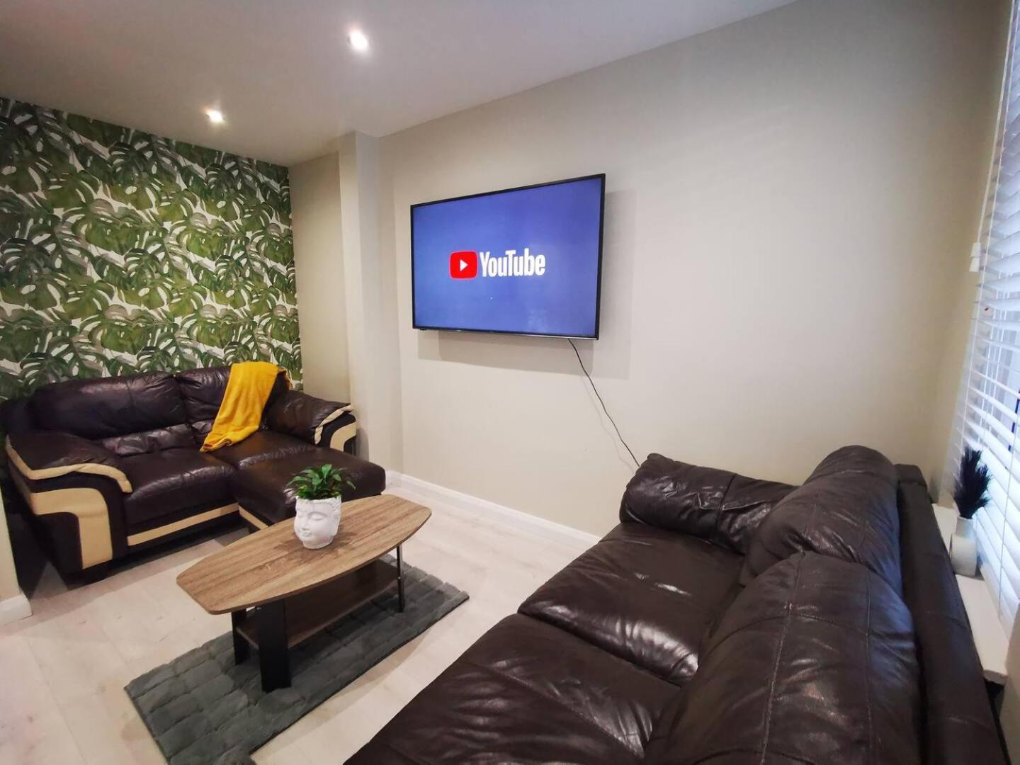 Holiday home 4br Modern Botanic House *